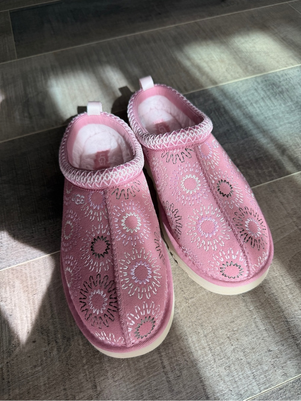 UGG Tazz Sun Stitch Horizon Pink Big Kids 6 Women’s 7